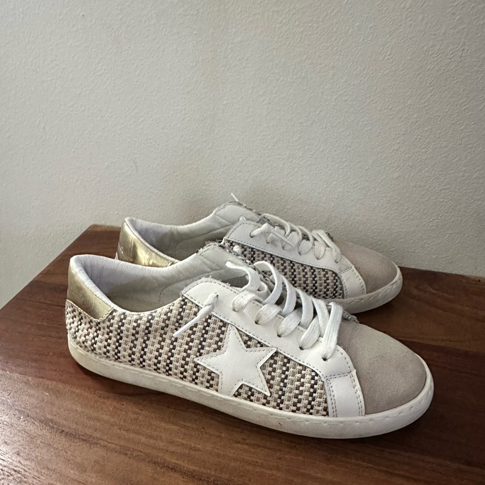 Tailor Vintage White and Gold Sneakers Minimalist Design